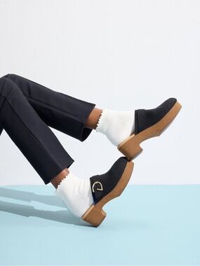 ROTHY’S CLASSIC CLOGS IN BLACK 8.5